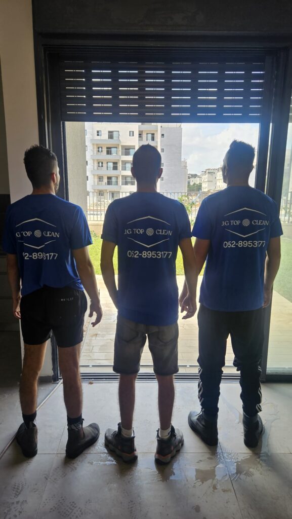 צוות עובדים של טופ קלין